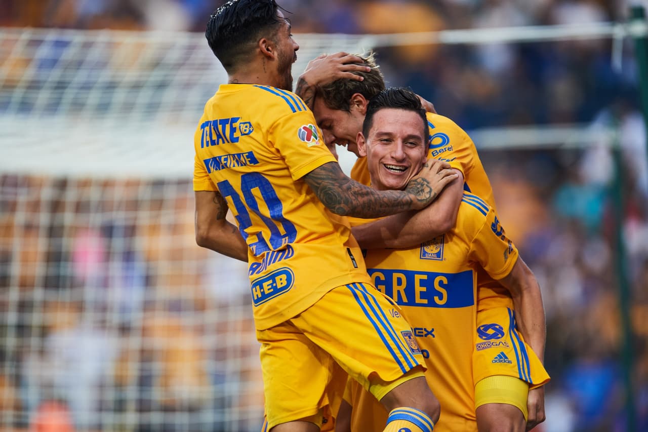 En la agonía del partido Cruz Azul se llevó el triunfo del Universitario de Nuevo León al derrotar a los Tigres.