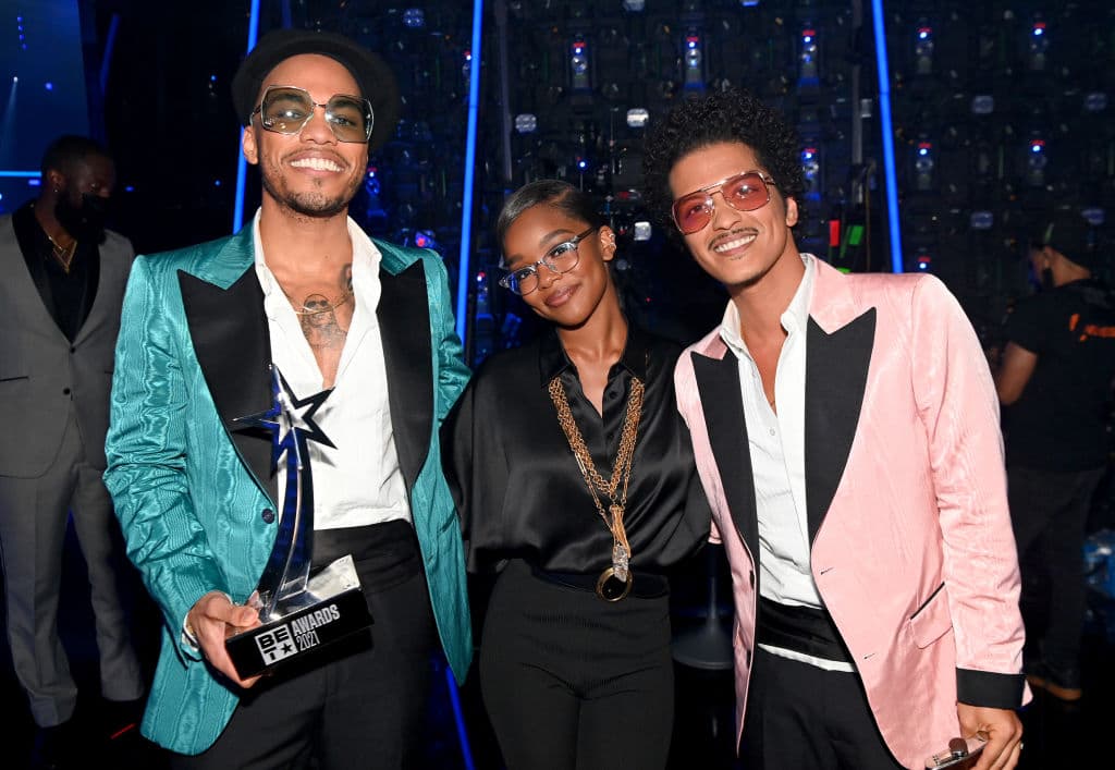 Mejor grupo | Silk Sonic