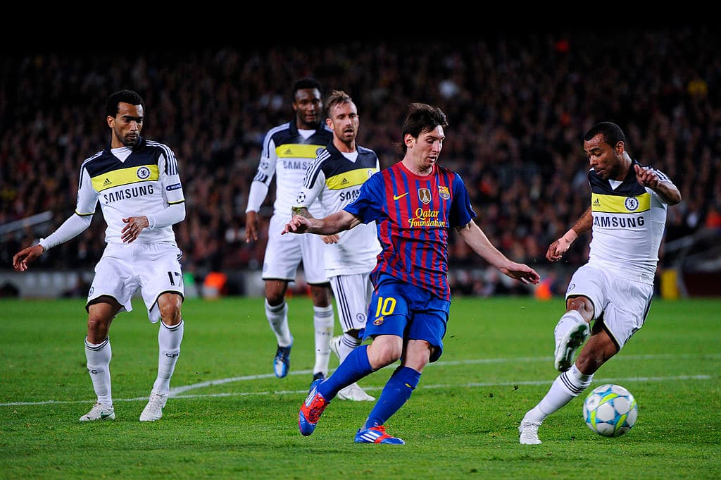 En semifinales, los Blues se enfrentaron a poderoso Barcelona de Guardiola en las semifinales. El conjunto londinense logró llevarse la ida al imponerse 1-0 en Stamford Bridge.