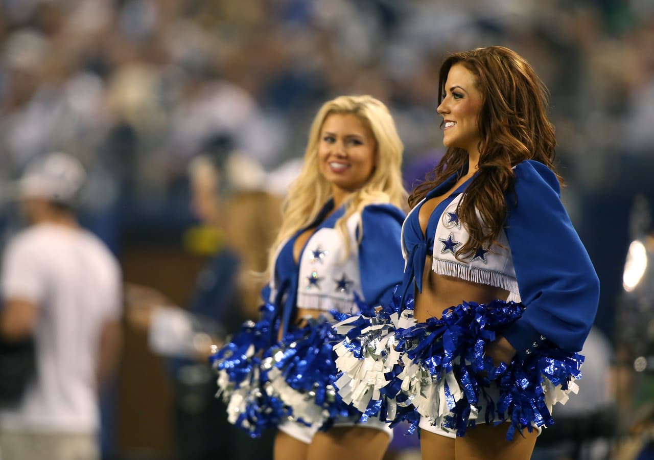 Las cheerleaders de los Dallas Cowboys cautivaron en Día del Pavo, Checa lo mejor de ellas.