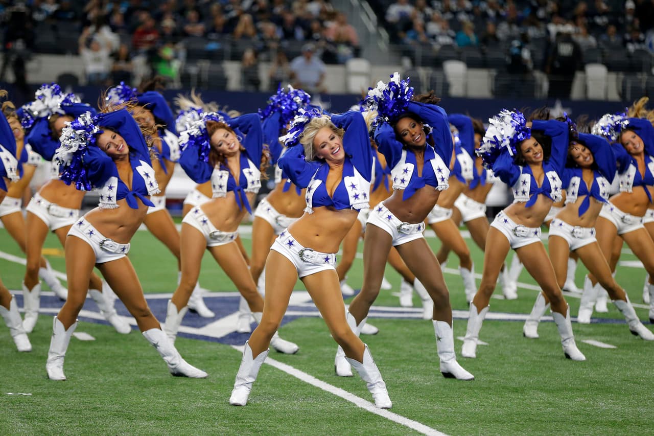 Las cheerleaders de los Dallas Cowboys cautivaron en Día del Pavo, Checa lo mejor de ellas.