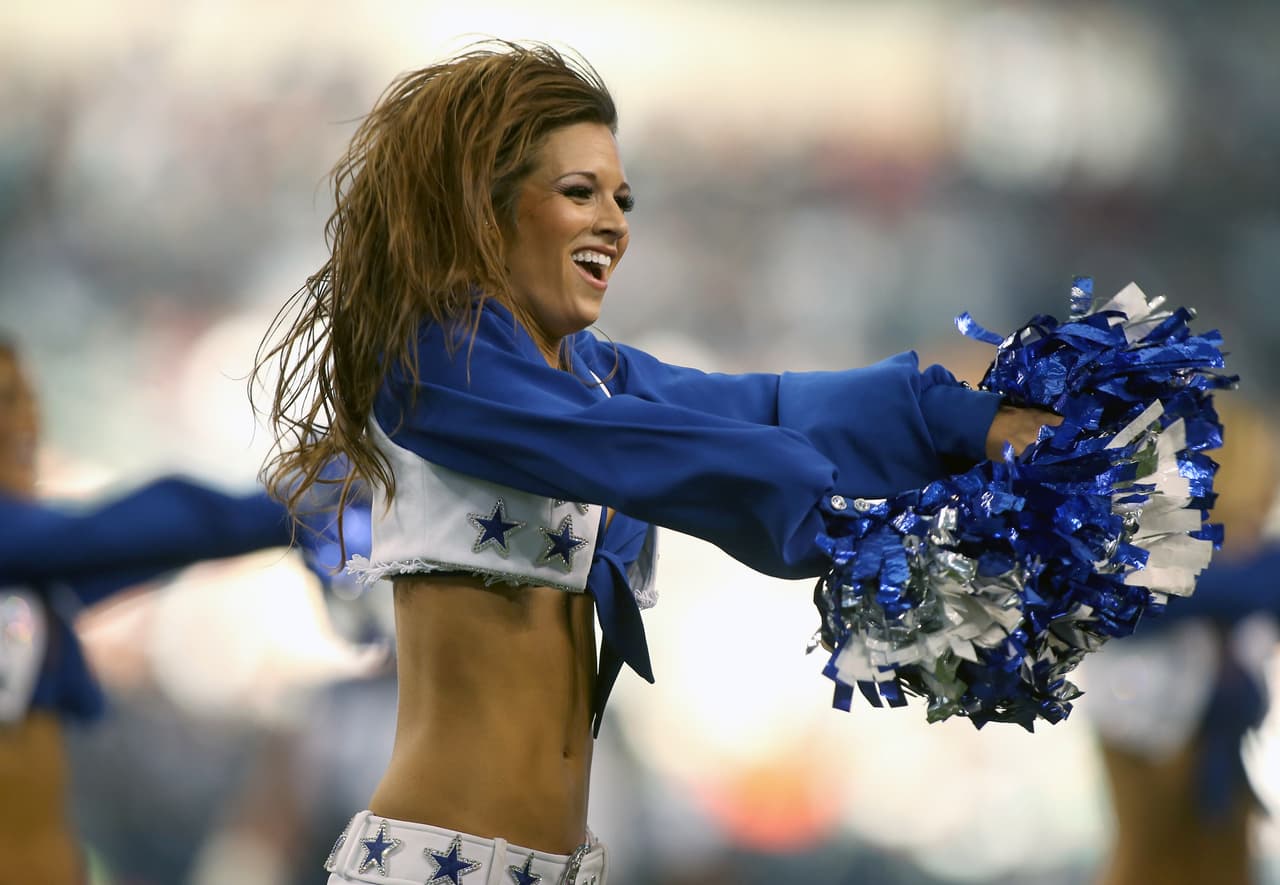 Las cheerleaders de los Dallas Cowboys cautivaron en Día del Pavo, Checa lo mejor de ellas.