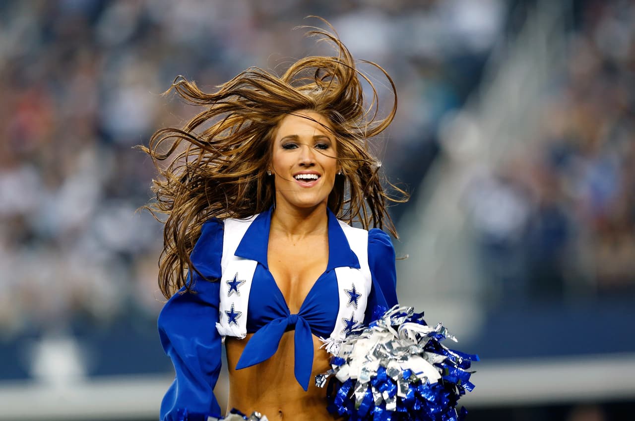 Las cheerleaders de los Dallas Cowboys cautivaron en Día del Pavo, Checa lo mejor de ellas.