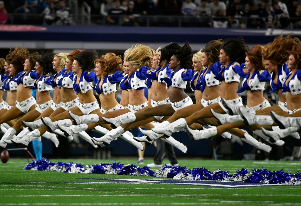 Las cheerleaders de los Dallas Cowboys cautivaron en Día del Pavo, Checa lo mejor de ellas.