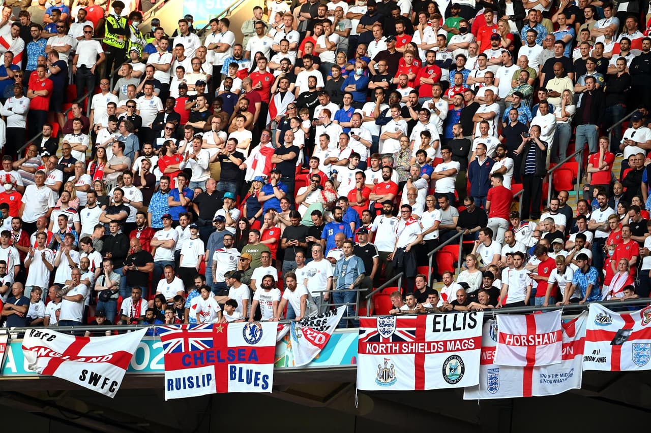 Inglaterra derrota a Dinamarca en tiempos extra y es el segundo finalista de la Euro 2020. Mikkel Damsgaard abría el marcador al minuto 30’ y, posteriormente, un autogol de Simon Kjaer al 39’ trajo el empate del encuentro. Ya en tiempo extra, Harry Kane hace el gol de la victoria al 104’. Su rival en la gran final será Italia.