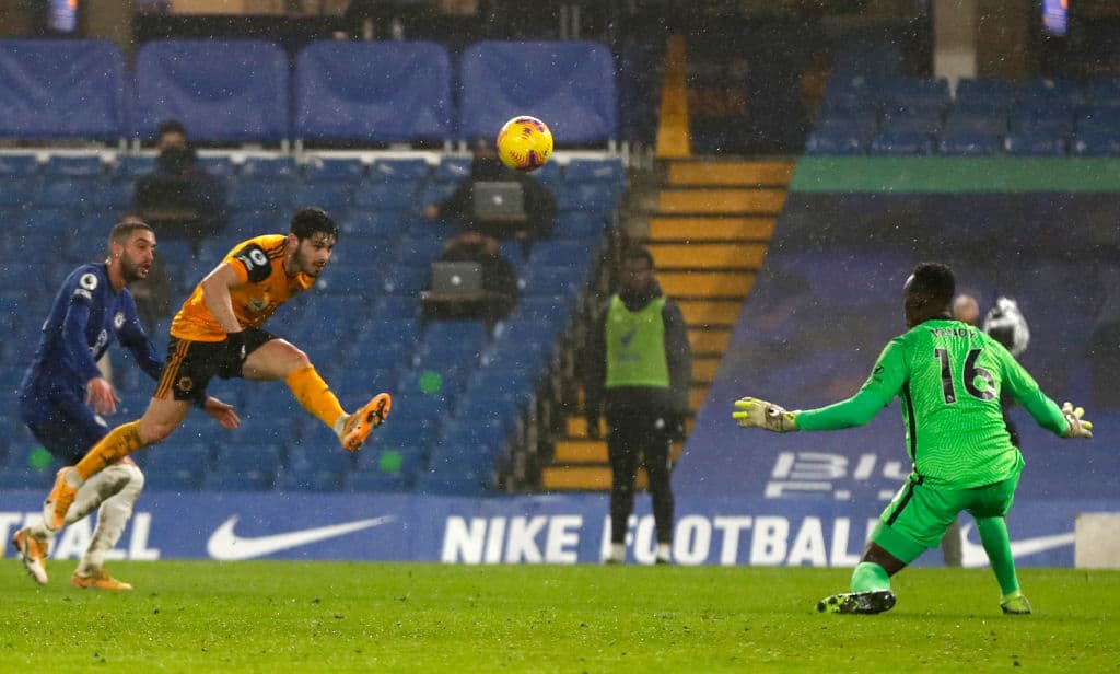 Aunque Chelsea mantuvo mayor posesión del esférico, las oportunidades de gol aparecieron para los dos equipos. Chelsea recibirá al Burnley y los Wolves visitarán al Crystal Palace en sus siguientes compromisos de la Premier League.