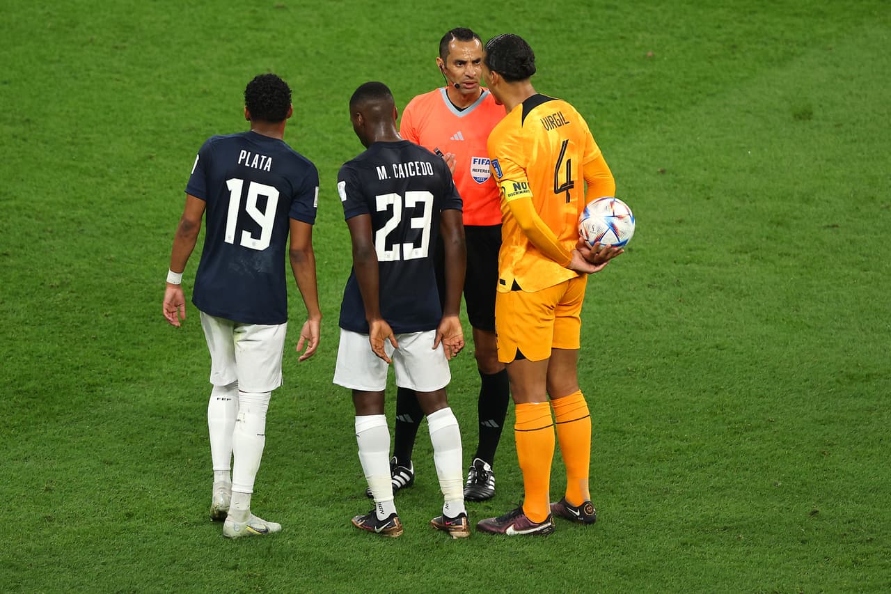 Países Bajos y Ecuador empataron 1-1 en la segunda jornada del Grupo A del Mundial Qatar 2022; Cody Gakpo abrió el marcador al minuto 6 y Enner Valencia lo igualó al 49’.