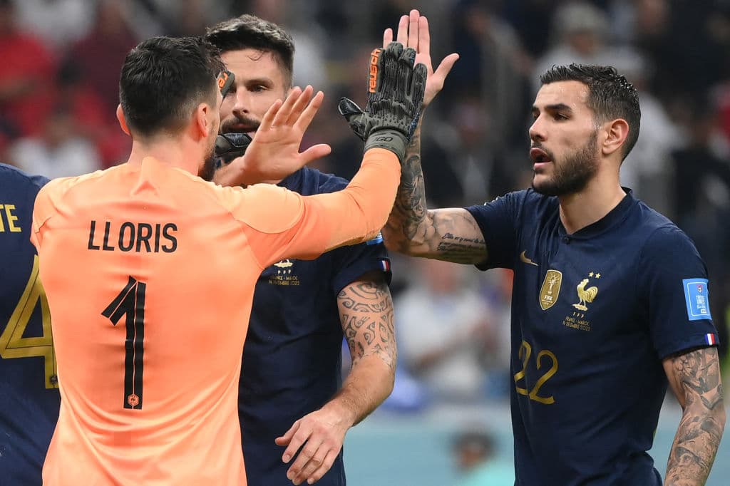 Francia eliminó a Marruecos en semifinales del Mundial de Qatar 2022, gracias a los goles de Theo Hernández en el minuto 5 y de Randal Kolo Muani en el 79, y jugará la final del domingo frente a Argentina en el estadio de Lusail.