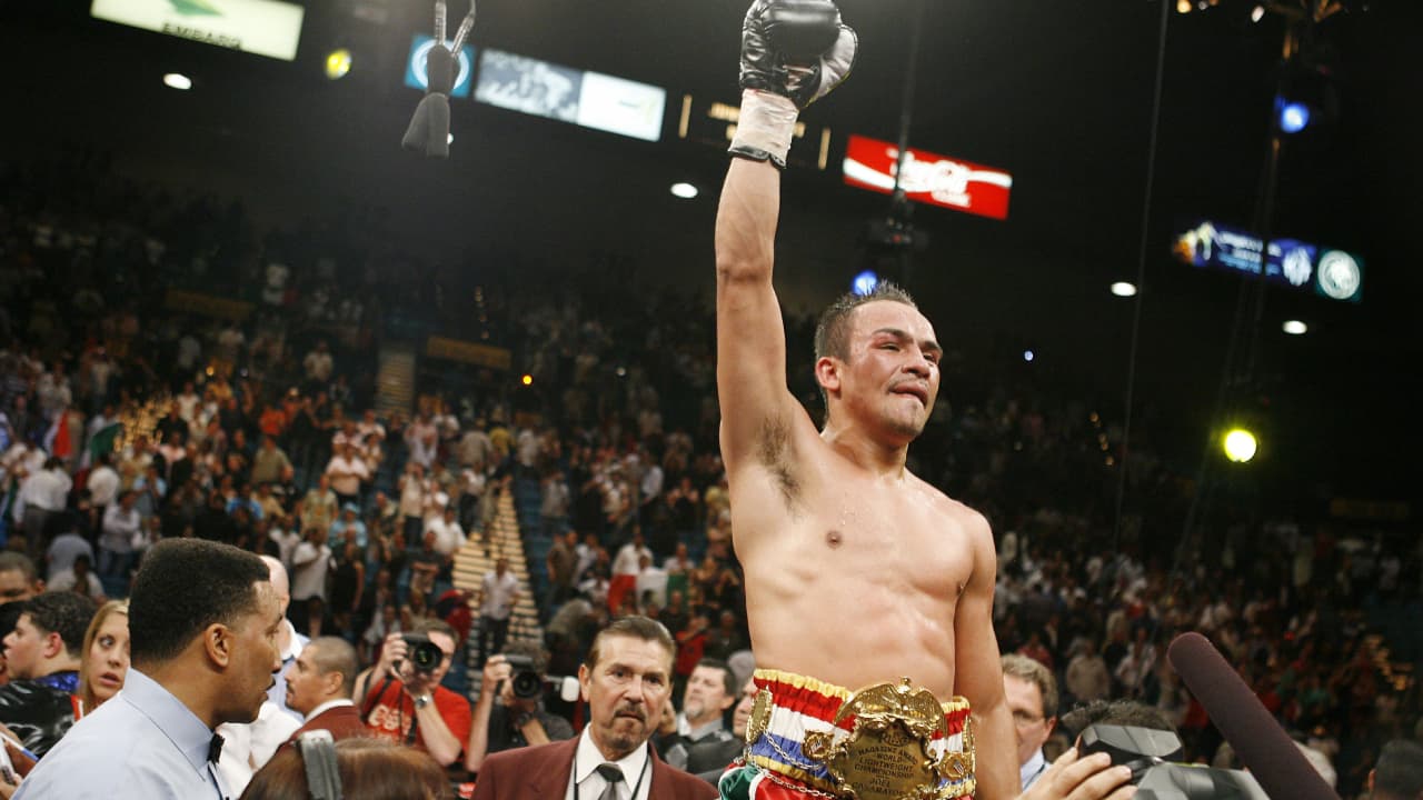 Juan Manuel Márquez | El que fuera verdugo de Manny Pacquiao es uno de los grandes boxeadores contemporáneos. En 21 años de carrera logró siete títulos mundiales de la OMB, AMB y FIB. Sus números: 56 victorias (40 KO’s), siete derrotas y un empate.