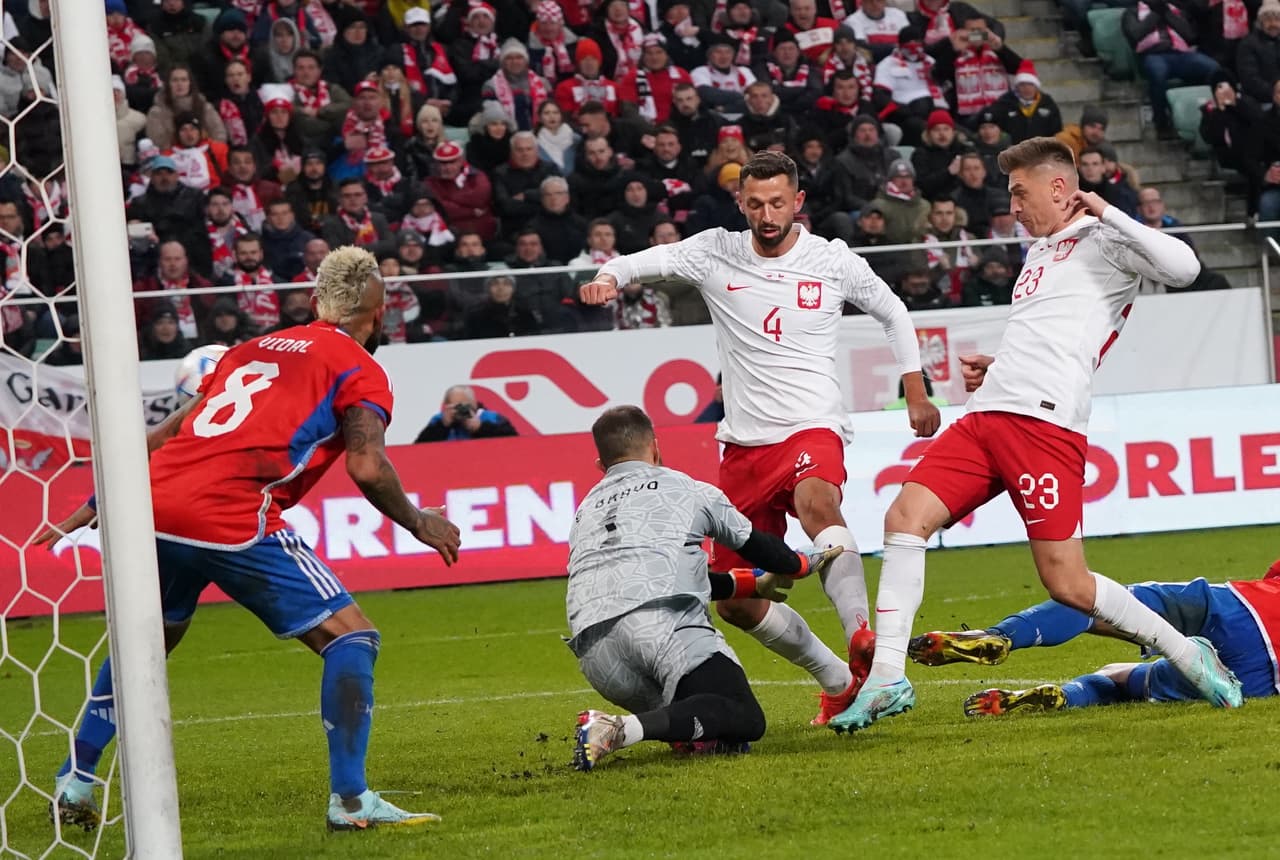 Polonia se impuso a Chile en la recta final del partido amitoso.