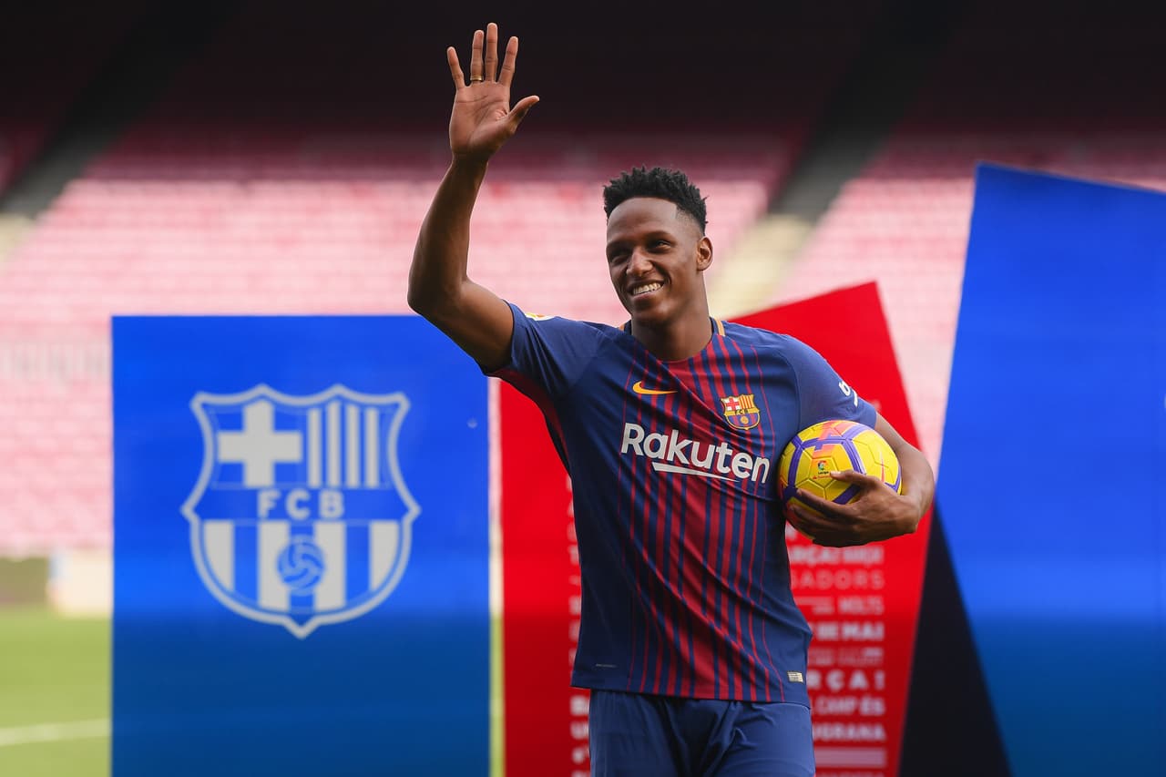 El defensa colombiano Yerry Mina firmó su nuevo contrato con el club azulgrana por lo que resta de temporada y cinco más (hasta el 30 de junio de 2023).