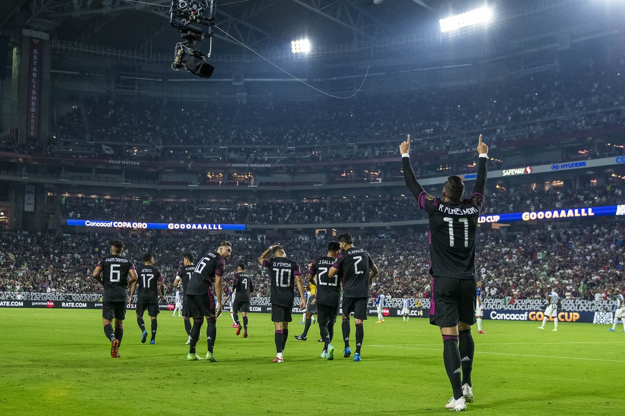 Rogelio Funes Mori agradeció al cielo por su quinto gol en cinco juegos con México.