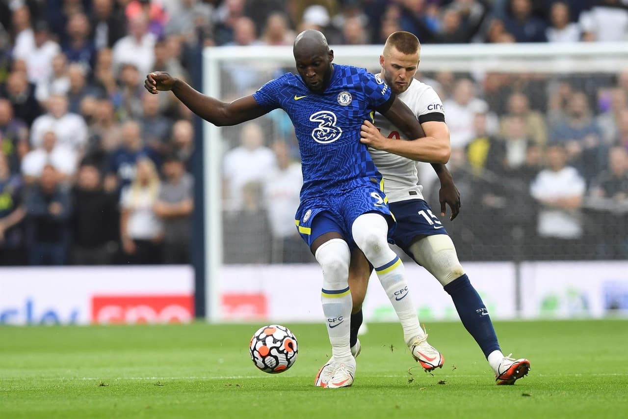 Chelsea barrió al Tottenham 3-0 con goles de Thiago Silva al 49’, de N’Golo Kanté al 57’ y, para terminar con broche de oro, Antonio Rüdiger nos regala una anotación al minuto 90+2’, para cerrar la quinta Jornada de la Premier League.