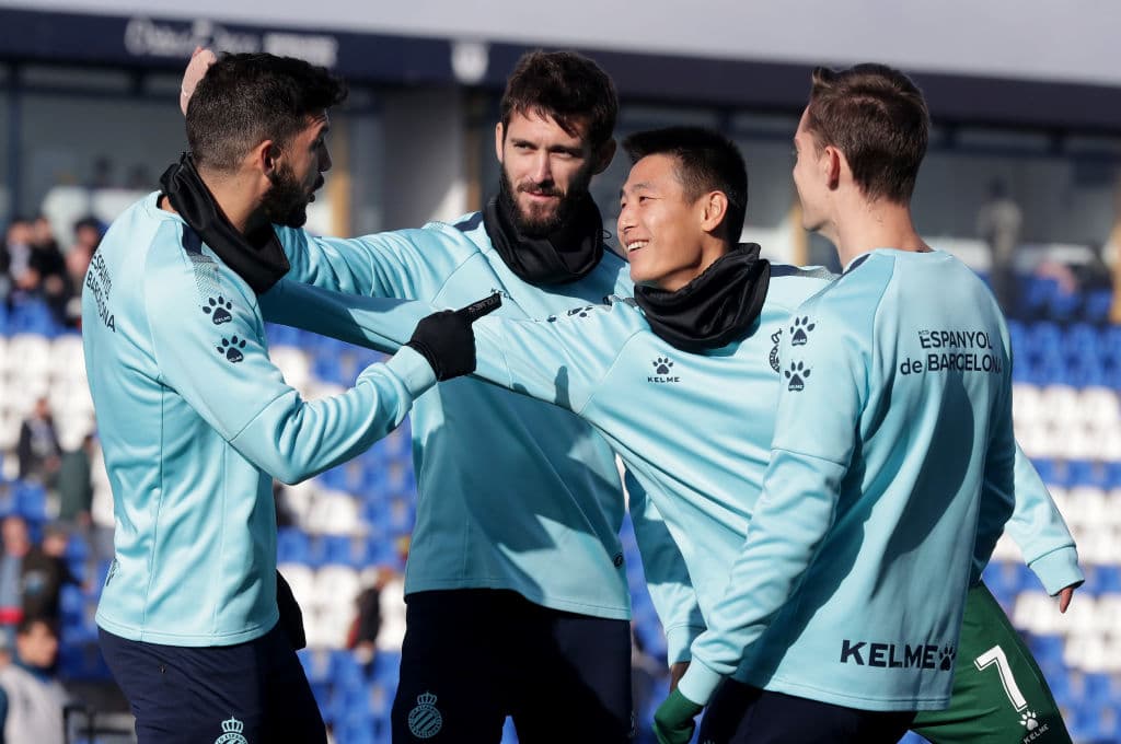 El leganés de Javier Aguirre se impone 2-0 ante el Espanyol y se despega del último lugar de la tabla de La Liga española. Los autores de los goles fueron Martín Braithwaite y Youssef En-Nesyri.