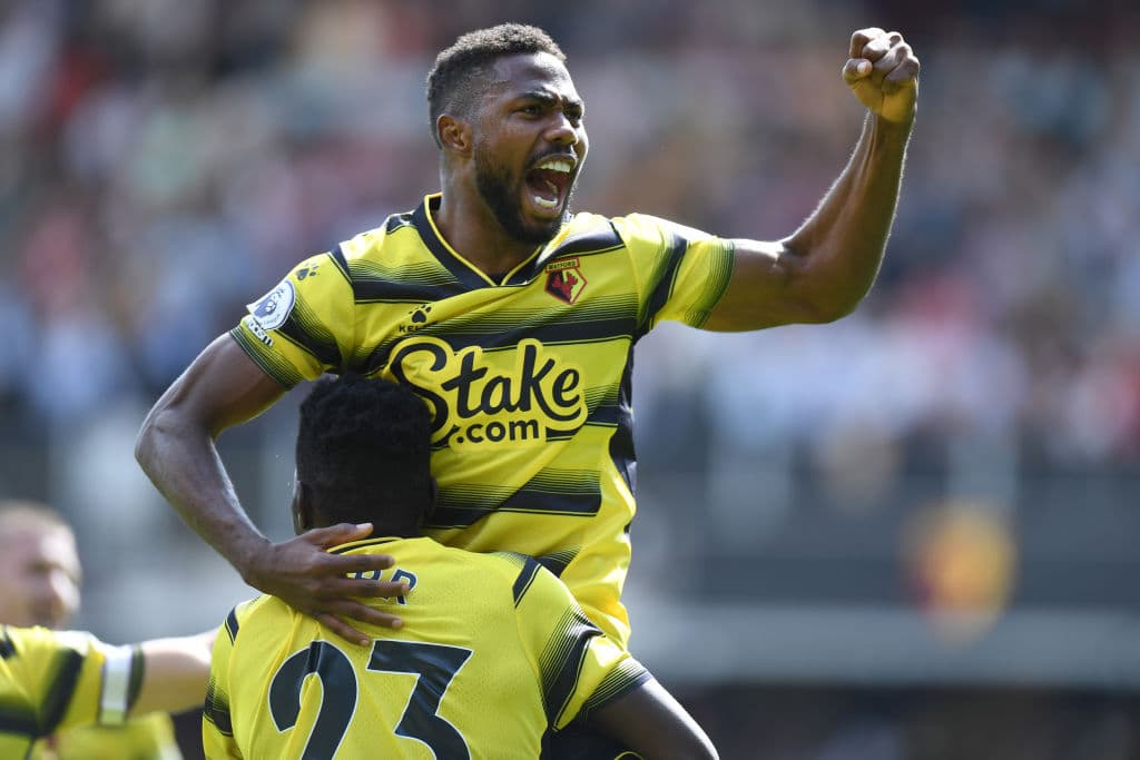 Watford se impuso al Aston Villa 3-2. Emmanuel Dennis (10'), Ismaila Sarr (42') y el colombiano 'Chuco' Hernández (67') le dieron la victoria a los 'Hornets', mientras que para los 'Villans', McGuinn y Danny Ings hicieron lo propio.