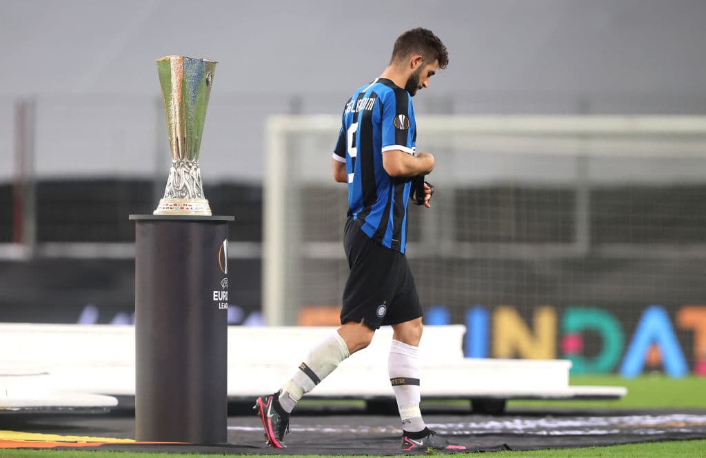 Tras caer en la final de la justa continental, algunos jugadores decidieron retirarse las medallas del subcampeonato.