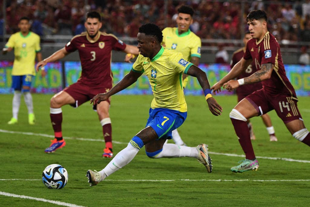 Brasil perdona a Venezuela, Vinicius falla un penal