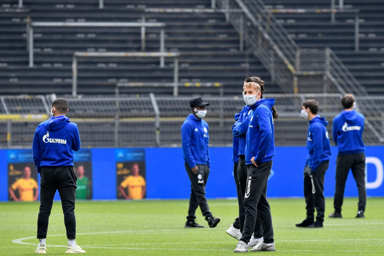 Antes de la pausa en la Bundesliga, Dortmund se quedó en la segunda posición de la tabla general con 51 unidades y 25 partidos jugados. Schalke acumuló 37 puntos posicionándose en la sexta general.