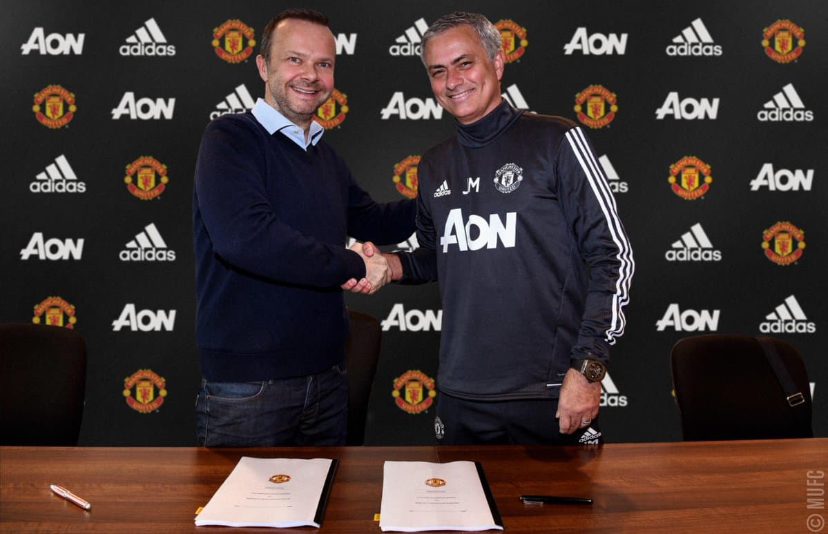 José Mourinho firmó hasta el 2010 con el Manchester United.