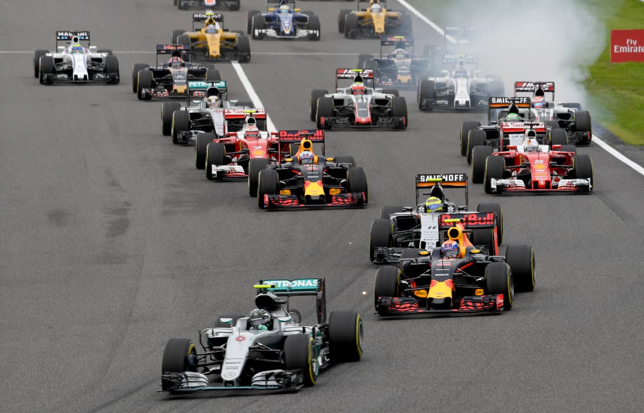 El piloto alemán de Fórmula Uno Nico Rosberg (Mercedes) dio un golpe al Mundial de pilotos con una victoria en el Gran Premio de Japón en el que su compañero y rival británico Lewis Hamilton, tercero al final, protagonizó una pésima salida.