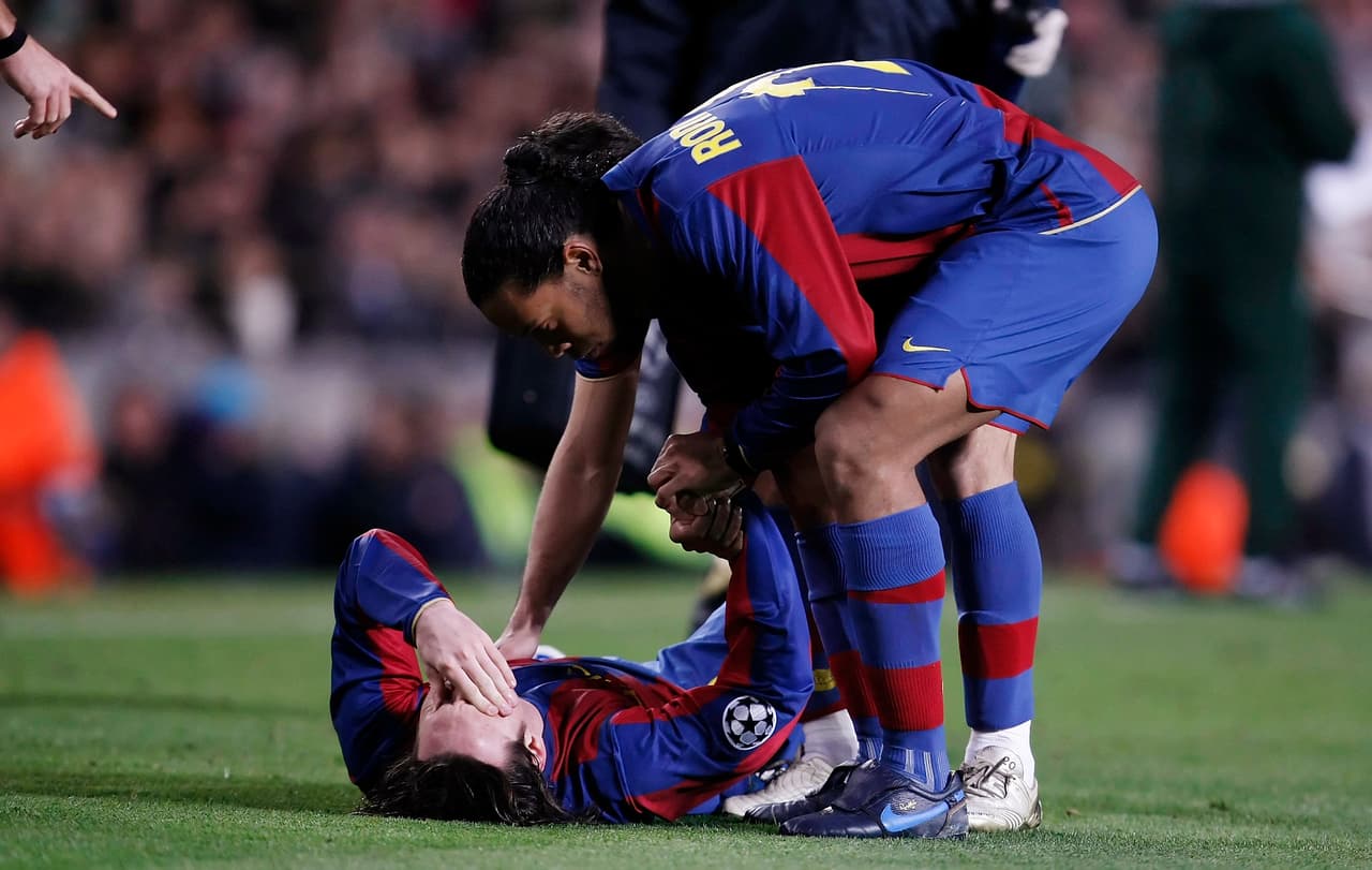 Año y medio después la Pulga volvió a padecer una lesión en la pierna izquierda en la temporada 2007-08 en marzo en un choque de Champions contra el Celtic que lo alejó seis semanas del terreno de juego.