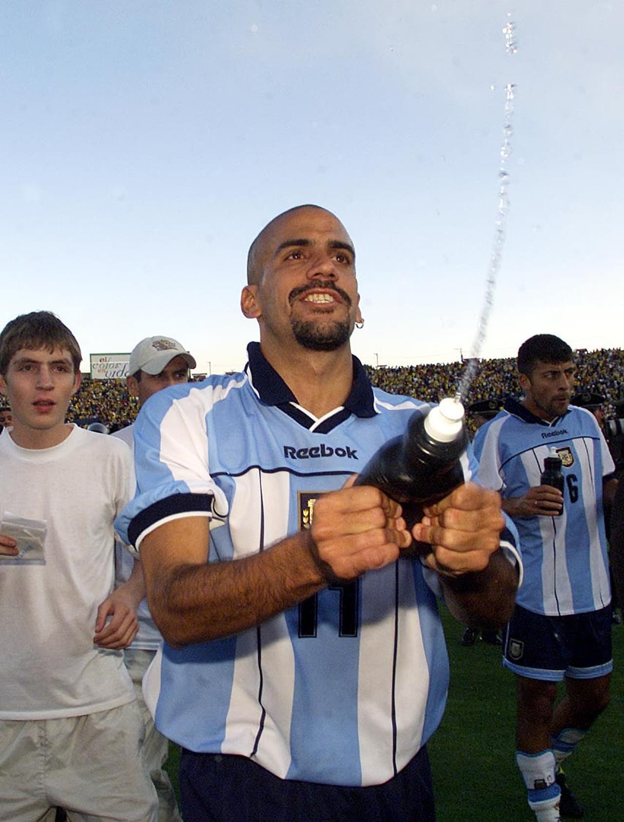 Camino a las Copas del Mundo de la FIFA, Ecuador ha recibido cuatro veces a Argentina. El saldo es negativo ya que la Albiceleste solo ganó una vez, empató otra y los ecuatorianos ganaron dos.