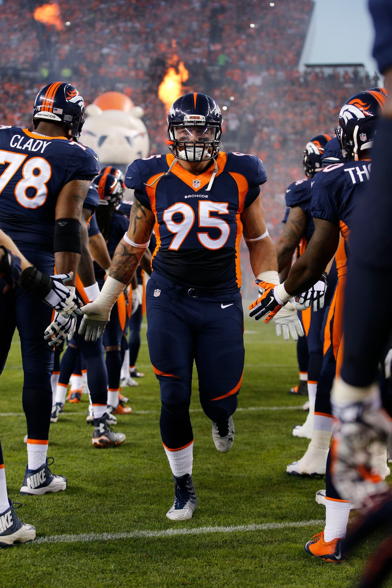 Jugadores Defensivos de la Semana 8 AFC: DE Derek Wolfe, Denver Broncos