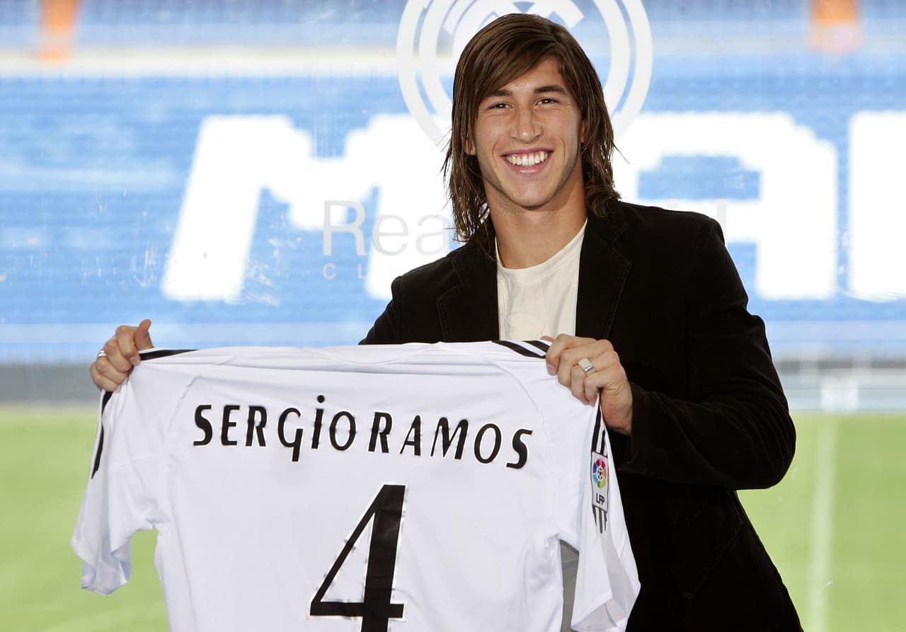 El 31 de agosto de 2005 se confirmó el fichaje de Sergio Ramos por el Real Madrid. A último momento, el andaluz comenzó en ese momento una historia de gloria con el equipo merengue.
