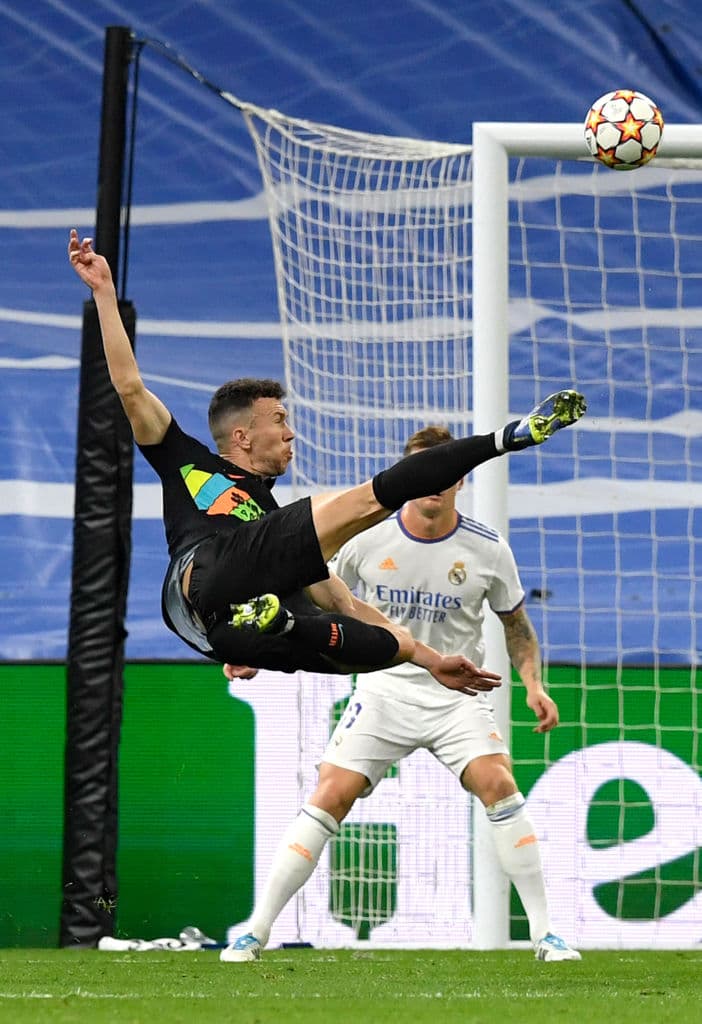 Toni Kroos (17') y Marco Asensio (79') le dieron el triunfo al Real Madrid sobre el Inter en el Bernabeu, para cerrar la fase de Grupos de la UEFA Champions League. El equipo merengue se clasifica como primer lugar del grupo, mientras que los 'Nerazzurri' como segundo de grupo.