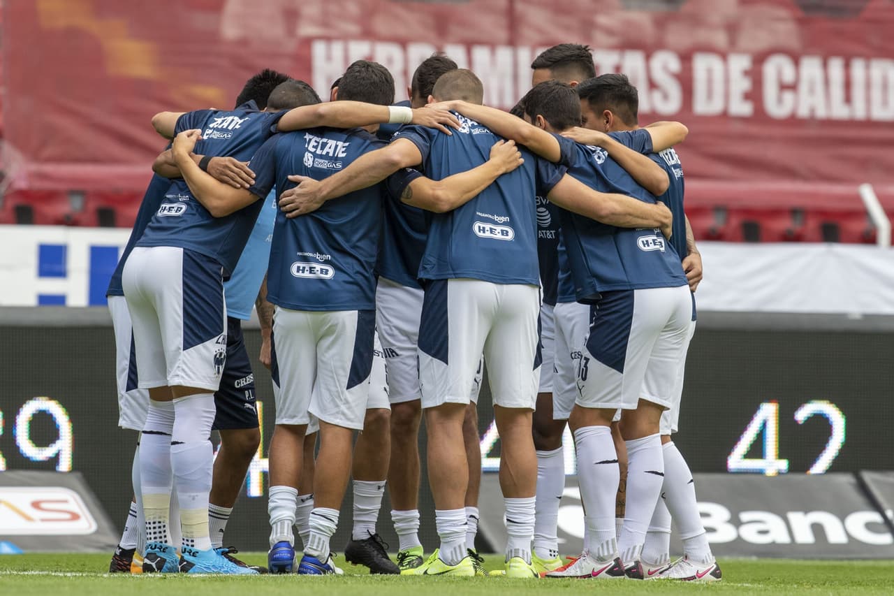 'Vasco' Aguirre revoluciona el XI de Rayados ante América