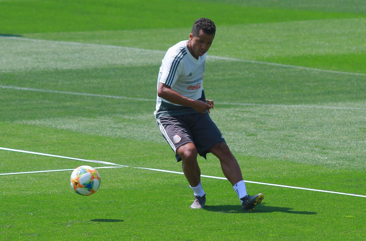 La Selección Mexicana de fútbol continuó con su preparación de cara a su primer duelo de la Copa Oro de la Concacaf que se realizará el próximo 15 de junio en el Rose Bowl de Pasadena, California, ante la Selección de Cuba en el debut de Gerardo 'tTata' Martino en una competencia internacional oficial al mando del Tricolor. Así se prepararon hoy los seleccionados.
