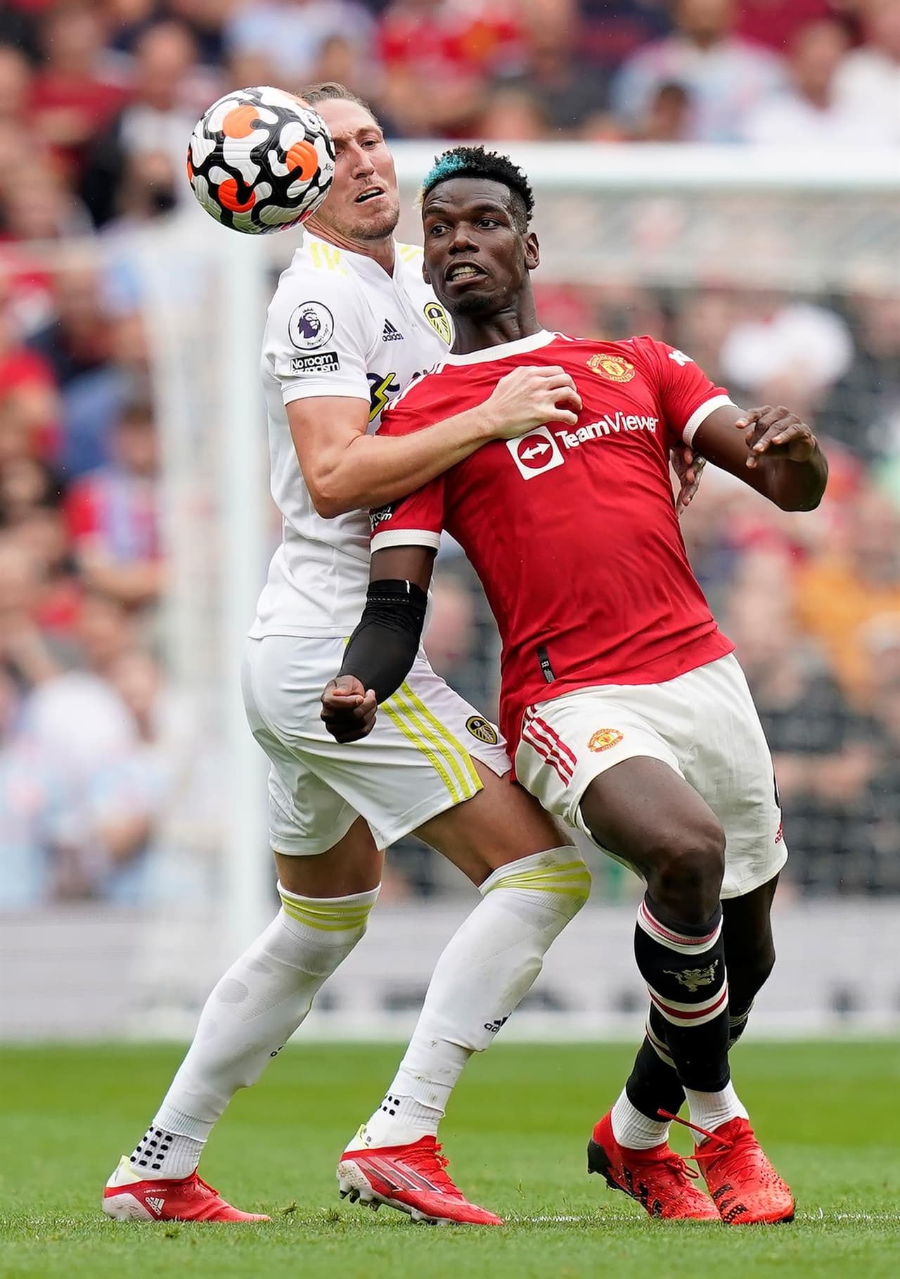 Manchester United propina una goliza a Leeds 5-1 en el primer partido de la temporada en la Premier League. Bruno Fernandez se lución con un hat-trick, mientras que Pogba hizo un poker de asistecias, Greenwood y Rodrigues Santos sumaron gol para la victora.