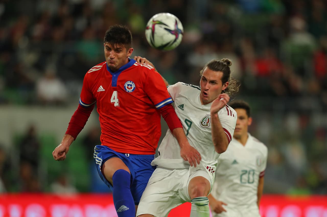 México no logra aguantar la ventaja 2-1 y terminan conformándose con un empate 2-2 frente a Chile en su último duelo del 2021.