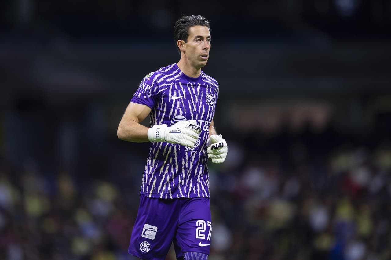 Afición del América abuchea con todo a Óscar Jiménez tras sus errores