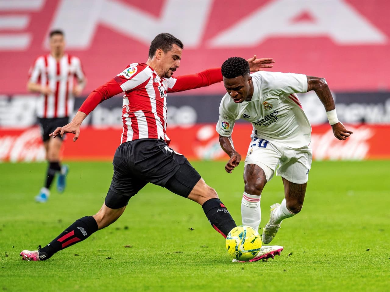 Real Madrid derrota por la mínima al Athletic de Bilbao durante la Jornada 37 de LaLiga. El único tanto del encuentro fue por parte de Nacho Fernández Iglesias al minuto 68. Con este resultado, el equipo merengue es el nuevo líder de la tabla.