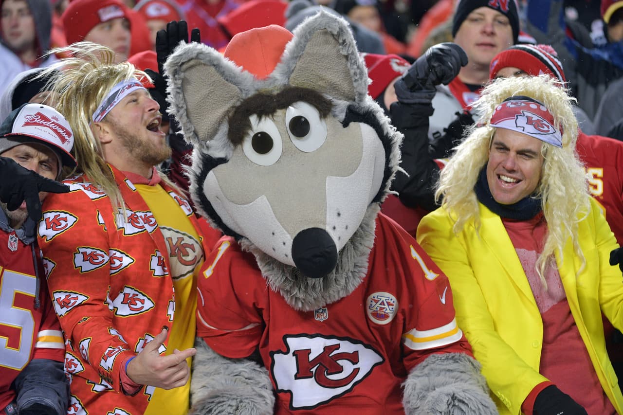 Los fanáticos de Kansas City Chiefs vivieron el partido con intensidad y mucho color.