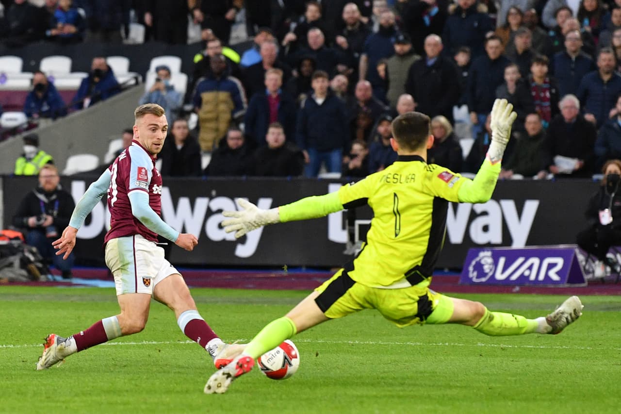 West Ham United venció al Leeds con un marcador de 2-0. Manuel Lanzini y Jarrod Bowen le dieron la victoria a los Hammers y su pase a dieciseisavos.
