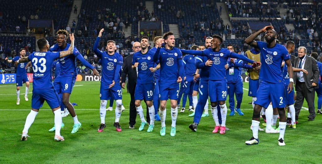 Los 'Blues' pintan de azul el Estadio Do Dragao con las celebraciones de la segunda UEFA Champions League de su historia.