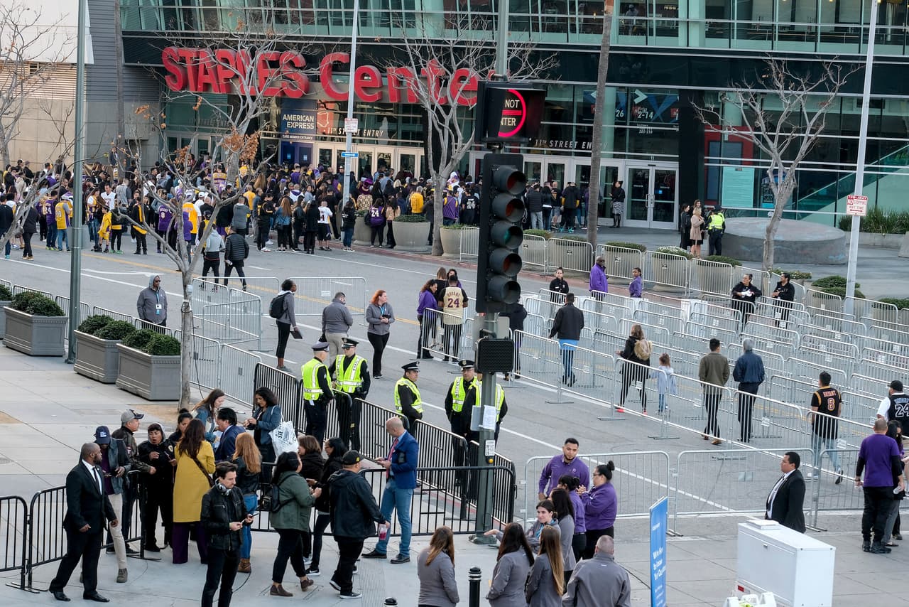 Aficionados recuerdan con un cariño especial a la gran figura de Los Angeles Lakers en la arena que lo vio triunfar.
