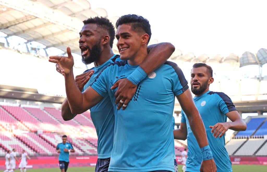 Partidazo que se llevó Honduras ante Nueva Zelanda con marcador de 3-2 en la segunda fecha de futbol en Juegos Olímpicos . Luis Palma, Rigo Rivas y Obregón le dieron la victoria a 'La H', mientras que Wood y Cacace anotaron para los 'Kiwis'.