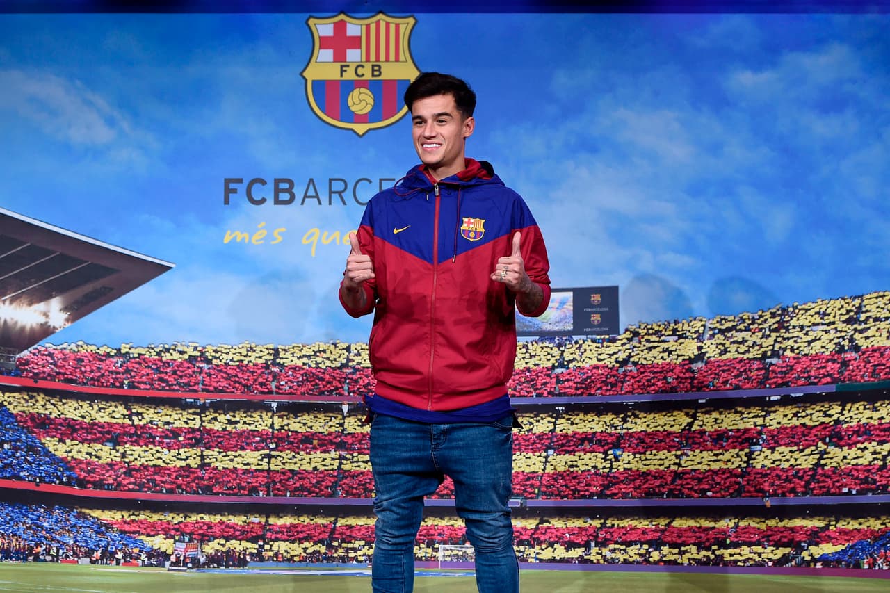 No obstante, la presentación del brasileño estuvo marcada por la idea de que su llegada a mitad de temporada significaba que no podría hacer parte del equipo en Champions League, pues ya había disputado algunos juegos de este torneo con el Liverpool.