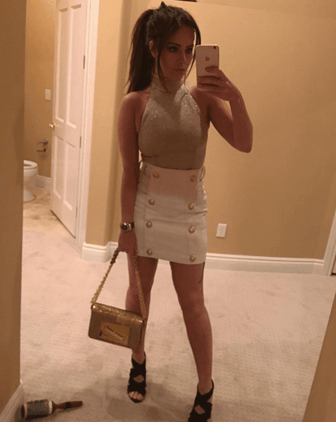 El propio McGregor es quien siempre presenta a su esposa como la razón de los logros en su carrera al advertir que esta mujer no se separó nunca en medio de la adversidad.