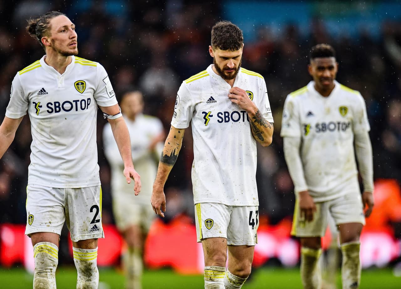 Leeds cae con goliza ante el Manchester United en casa, al cierre de la J26 en la Premier League. Harry Maguire y Bruno Fernandes ponían arriba a los Red Devils durante la primera mitad, pero Rodrigo Moreno y Raphinha igualaban el marcador al minuto 54', ya después Frederico Rodrigues y Anthony Elanga despegaron los números para cerrar 4-2.
