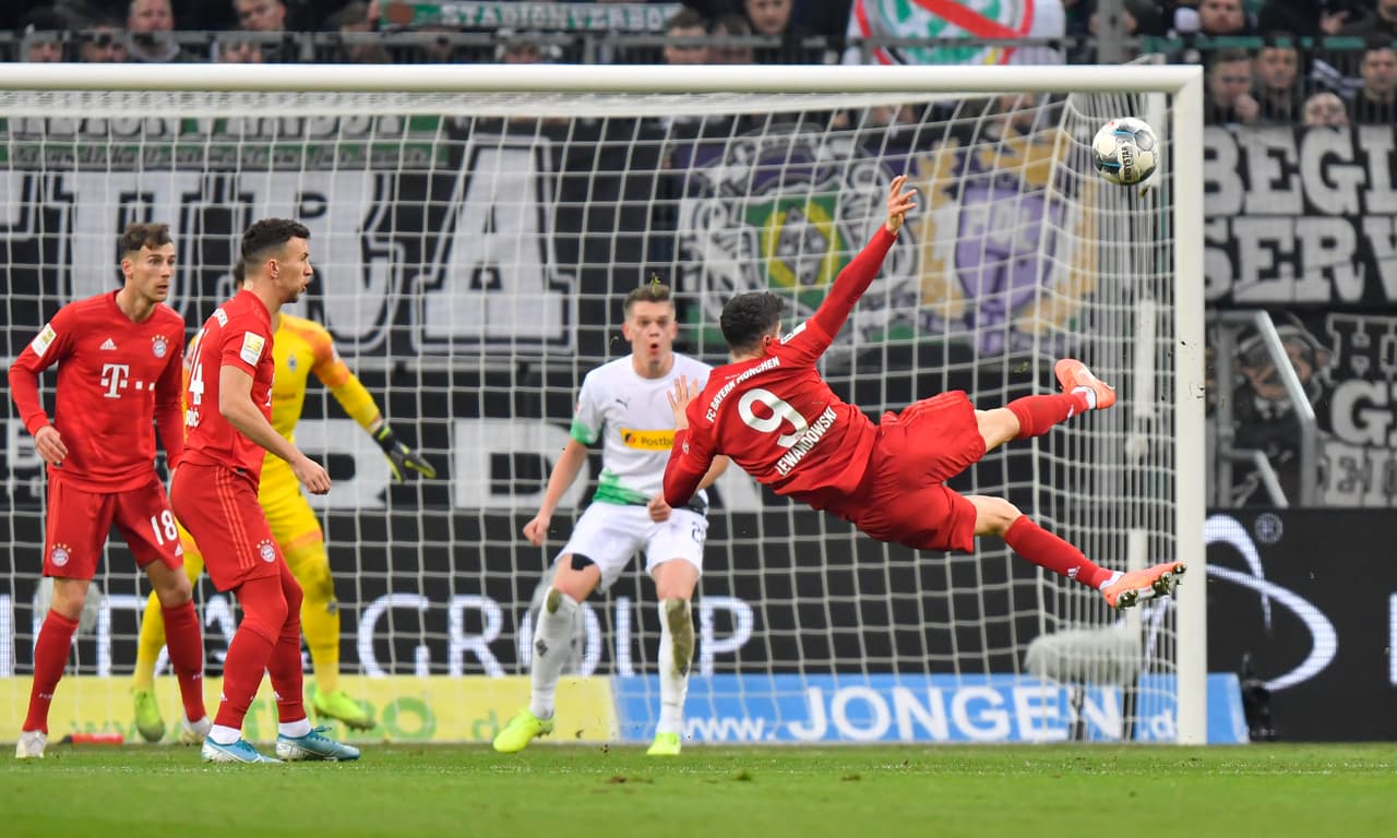 <b>2-</b>
<b>Robert Lewandowski (Bayern Múnich)</b>
<br>- Goles 25 | Asistencias: 3 | Total 28
<br>- Es el máximo goleador hasta el momento con sus 25 anotaciones convertidas.
<br>- Ha puesto tres pases para gol.