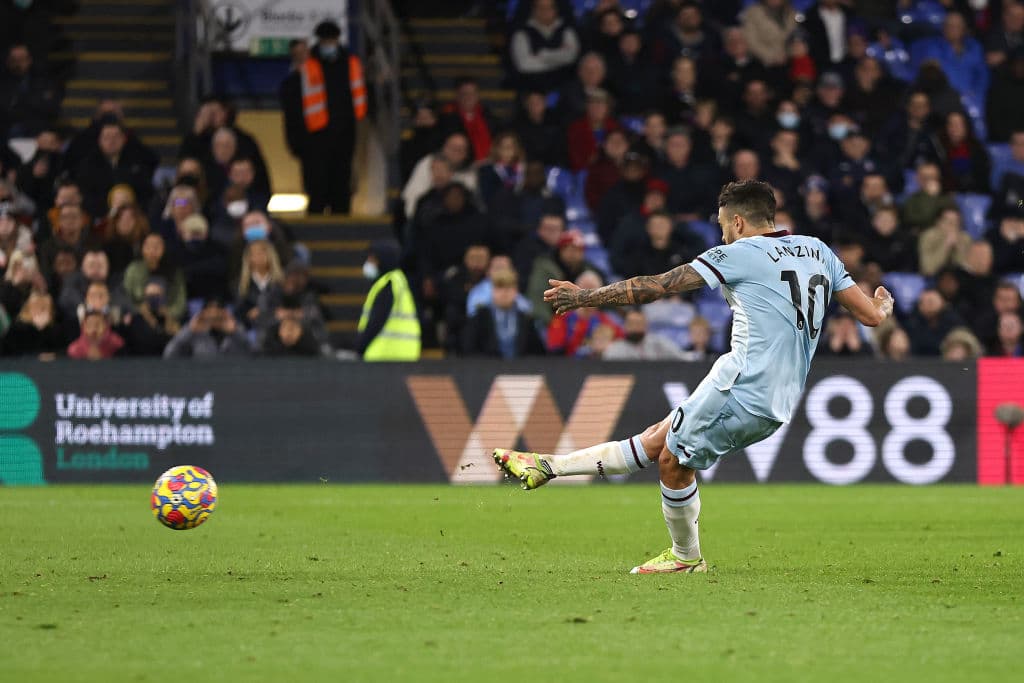 West Ham United se impone 3-2 al Crystal Palace durante la fecha 21 en la Premier League. Michail Antonio (22') y un doblete de Manuel Lanzini (25', 45'+5') le dieron la victoria a los 'Hammers', mientras que para los locales descontó Odsonne Edouard (83') y Michael Olise (90').