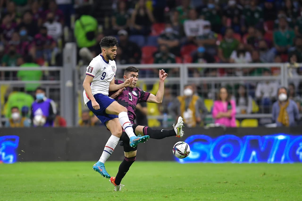 México y Estados Unidos dan un paso al frente para clasificarse al Mundial Qatar 2022 con un empate 0-0 en el Estadio Azteca en juego de eliminatorias mundialistas.