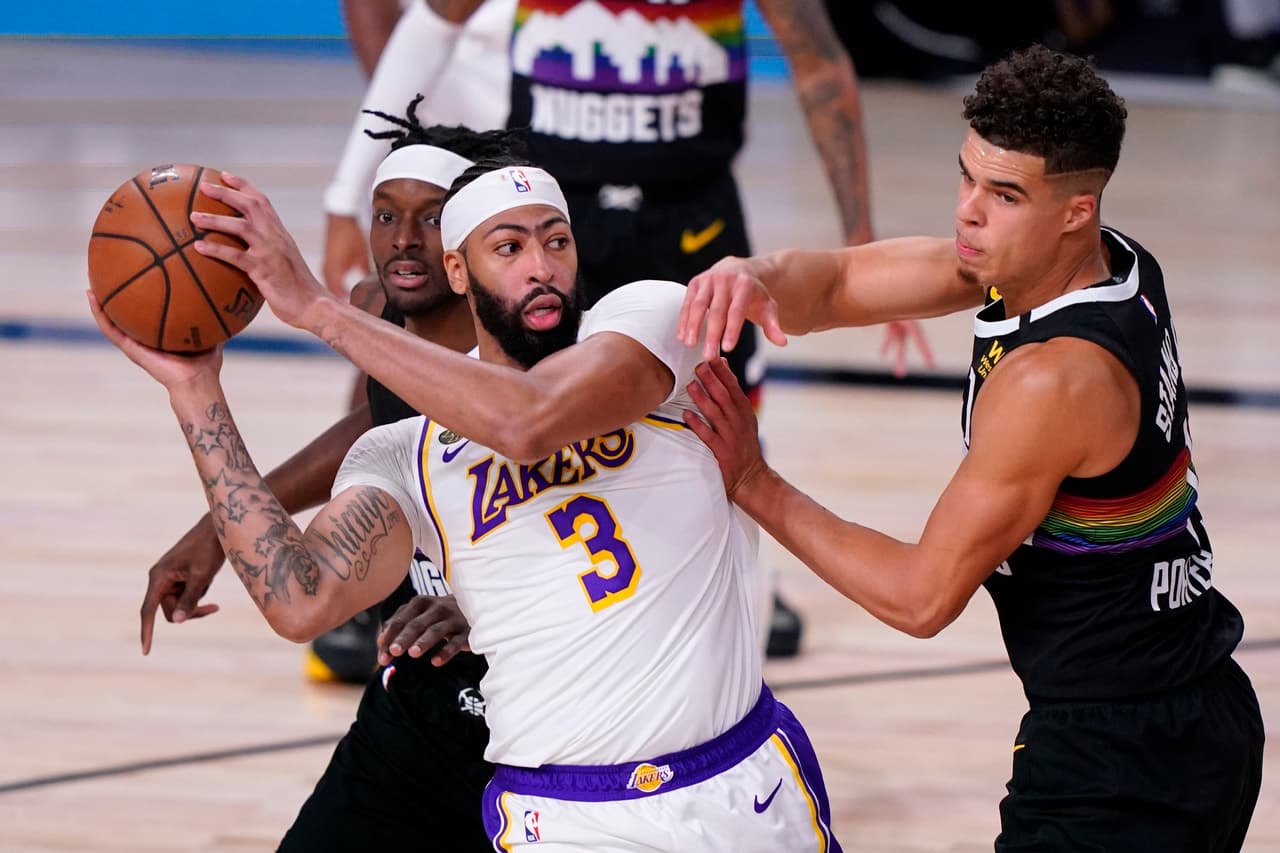 Los Nuggets despiertan en el momento indicado y vencen a los Lakers 106-114 en el juego tres de las finales de conferencia.