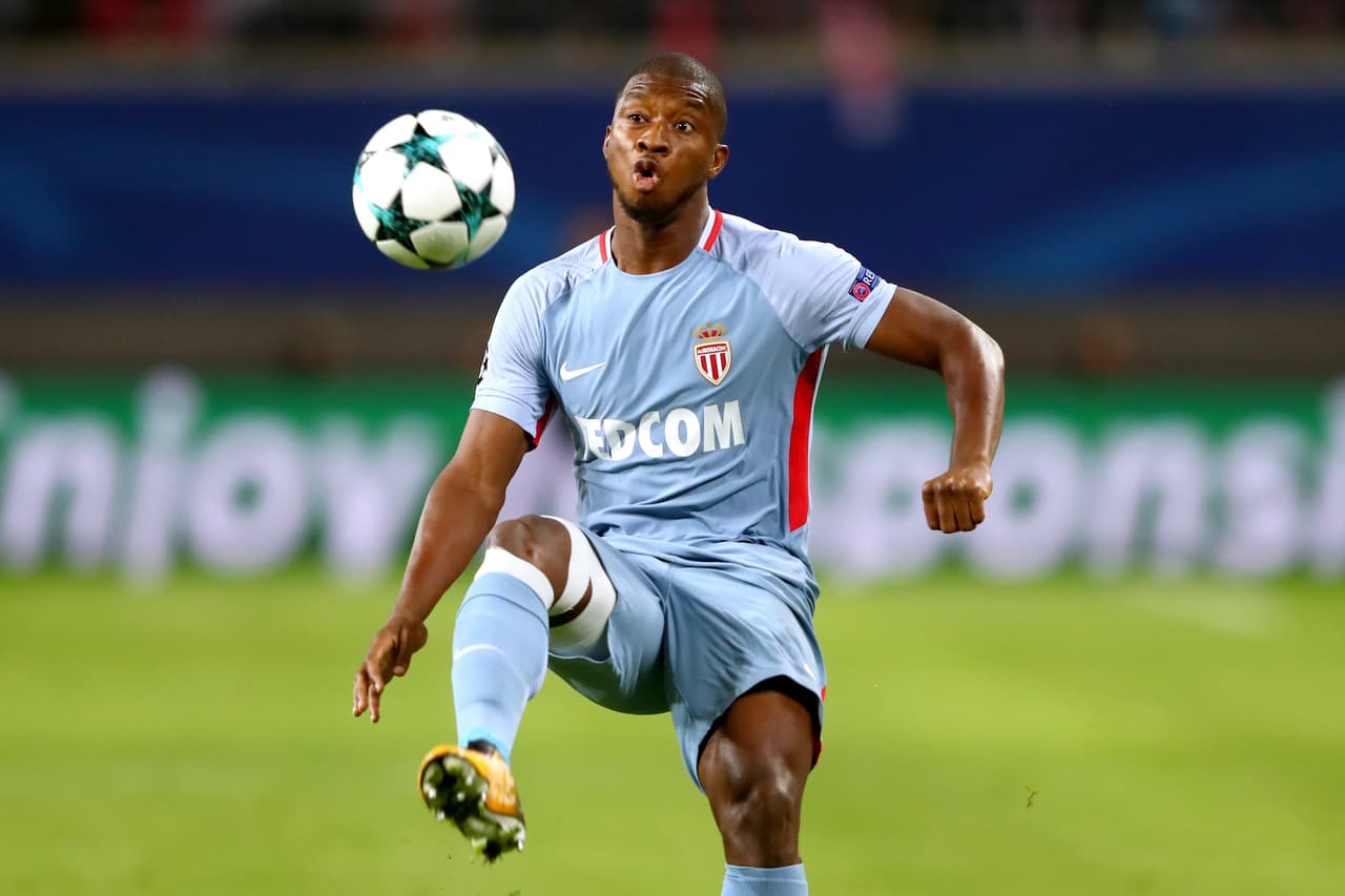 El senegalés Almamy Touré, del Mónaco, ha tenido pocos minutos en esta temporada con los del Principado y es por eso que podría salir en este mercado a préstamo. Huddersfield Town sería su destino.