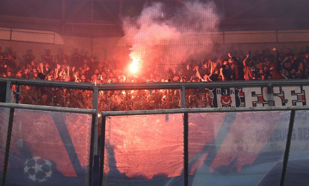 Ajax se impone 2-0 ante el Besiktas en Amsterdam, durante la fase de Grupos de la UEFA Champions League. Las anotaciones corrieron a cargo de Steven Berguis (17') y Sébastien Haller (43'). Edson Álvarez disputó los 90 minutos del encuentro.