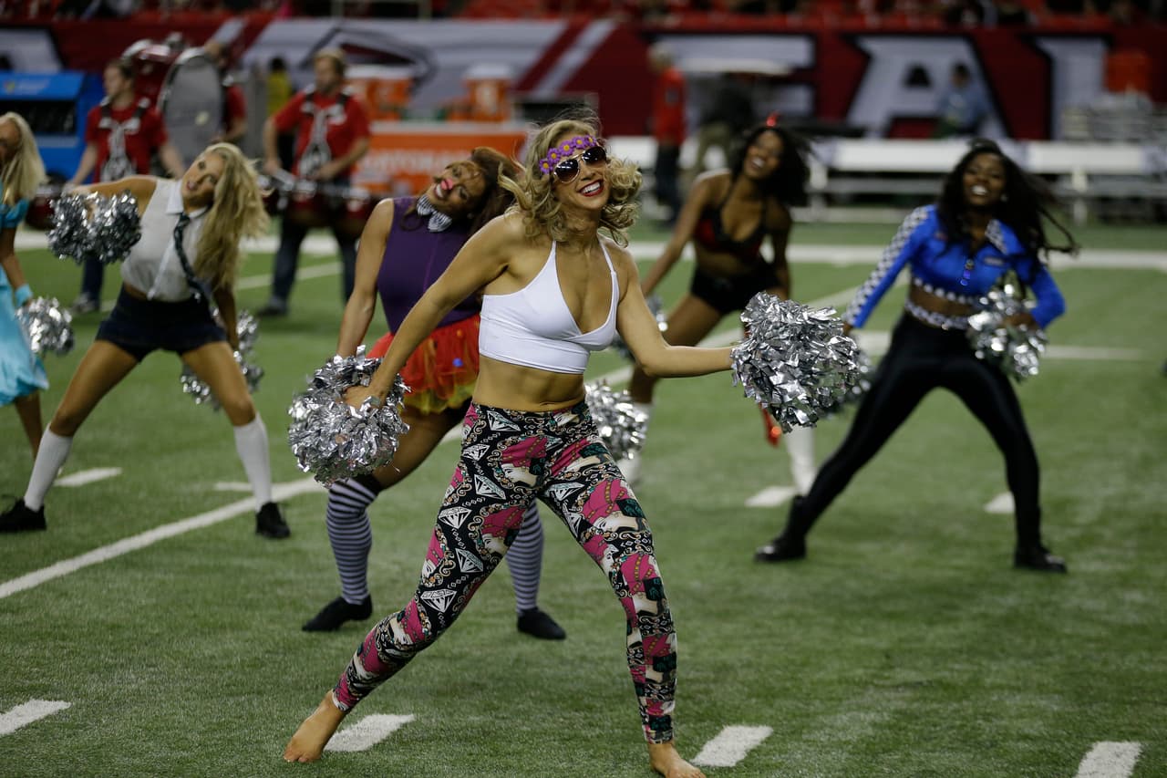 Las bellas porristas de la NFL siguen demostrándonos sus disfraces en esta época de Halloween. ¡Chécalos!